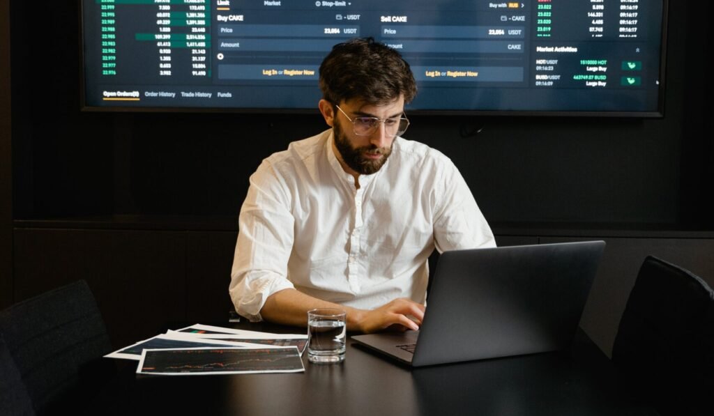 Photo by Tima Miroshnichenko from Pexels: https://www.pexels.com/photo/focused-professional-man-using-laptop-7567529/